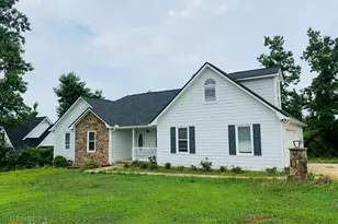 61 Garden Hills Dr, Newnan, GA 30263 - Photo 1