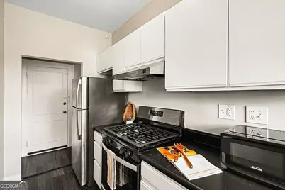 21 Peachtree Memorial Drive NW #8, Atlanta, GA 30309 - Photo 19