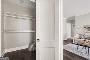 21 Peachtree Memorial Dr NW, Atlanta, GA 30309 - Photo 23