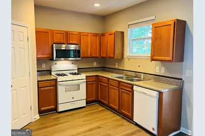 4014 Carisbrook Drive, Union City, GA 30291 - Photo 11