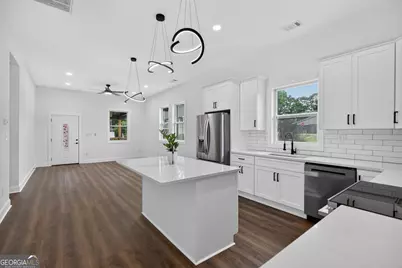 100 Marshall Avenue, Hogansville, GA 30230 - Photo 9
