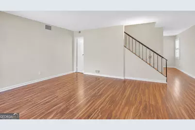 276 Lakemoore Drive NE #E, Atlanta, GA 30342 - Photo 7