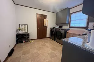 548 Athens St, Hartwell, GA 30643 - Photo 9