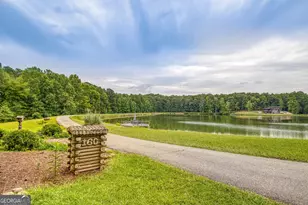 160 Sandy Lake Cir, Fayetteville, GA 30214 - Photo 1