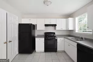5816 Wellborn Creek Dr, Lithonia, GA 30058 - Photo 13