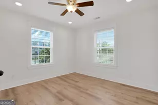 615 E 38th St, Savannah, GA 31401 - Photo 29