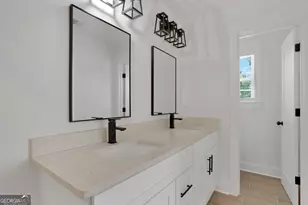 615 E 38th St, Savannah, GA 31401 - Photo 23