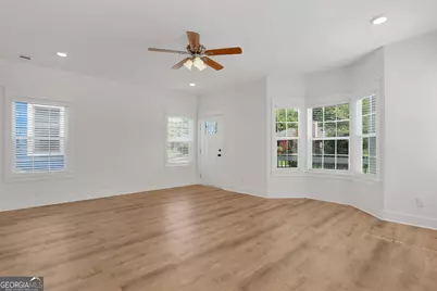 615 E 38th Street, Savannah, GA 31401 - Photo 11