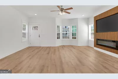 615 E 38th Street, Savannah, GA 31401 - Photo 9