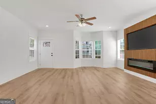 615 E 38th St, Savannah, GA 31401 - Photo 9