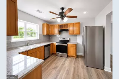 242 S Brunswick Street, Jesup, GA 31546 - Photo 7