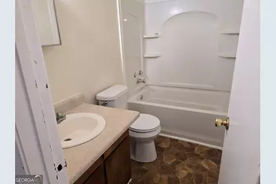 200 Washington Street, Barnesville, GA 30204 - Photo 9
