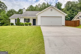 185 Creekside Dr, Grantville, GA 30220 - Photo 1