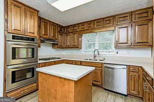 8183 Silver Oaks Ct, Jonesboro, GA 30236 - Photo 7