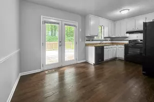 555 Browning Cir, Acworth, GA 30101 - Photo 5