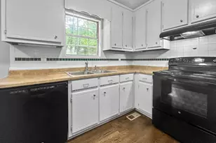 555 Browning Cir, Acworth, GA 30101 - Photo 7