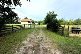 259 Lovers Ln, Union Point, GA 30669 - Photo 9