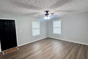 1300 Hill St, Comer, GA 30629 - Photo 9