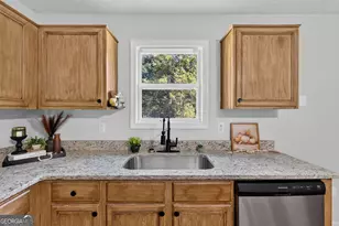 1300 Hill St, Comer, GA 30629 - Photo 15