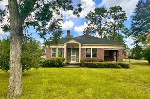 609 Holly St, Waycross, GA 31501 - Photo 1