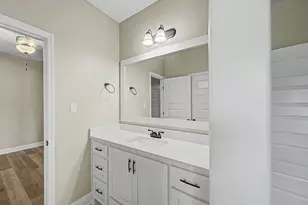 423 Indian Creek Cir, Adel, GA 31620 - Photo 9