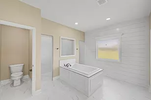 423 Indian Creek Cir, Adel, GA 31620 - Photo 3
