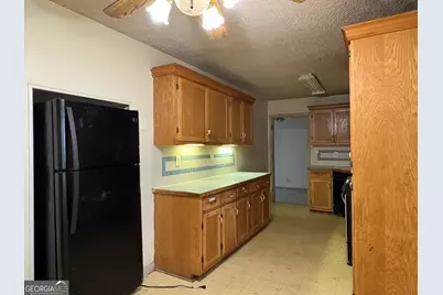 6051 Ledgewood Drive, Forest Park, GA 30297 - Photo 7