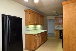 6051 Ledgewood Dr, Forest Park, GA 30297 - Photo 7