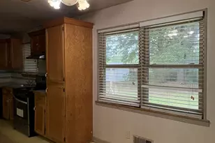 6051 Ledgewood Dr, Forest Park, GA 30297 - Photo 5