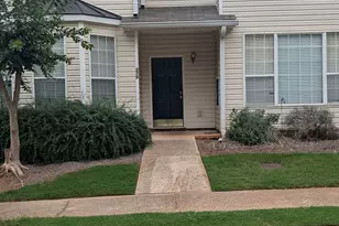 370 Brentwood Dr, Newnan, GA 30263 - Photo 1