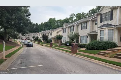 370 Brentwood Drive, Newnan, GA 30263 - Photo 3