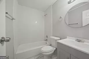 2830 Village Green Dr, Macon, GA 31206 - Photo 11