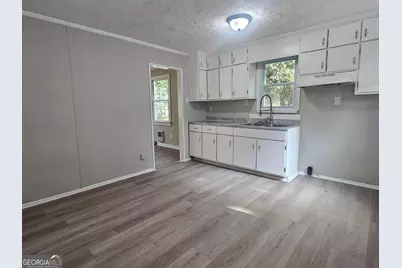4528 Shadow Lawn Drive, Macon, GA 31210 - Photo 5