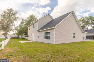 410 A N Caswell St, Glennville, GA 30427 - Photo 5