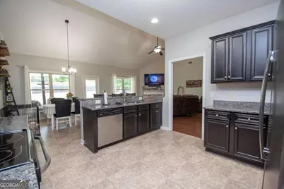 183 Edgemont Court, Lagrange, GA 30240 - Photo 9