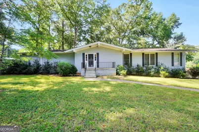 1327 Lakeshore Drive, Griffin, GA 30224 - Photo 1