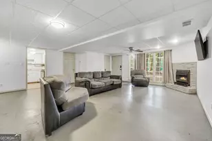 1327 Lakeshore Dr, Griffin, GA 30224 - Photo 45