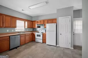 132 Hawkeye Ln, Conyers, GA 30012 - Photo 7