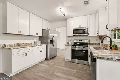 1915 Lisa Lane, Riverdale, GA 30296 - Photo 15