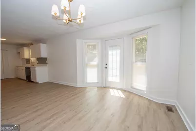 240 Hearthstone Drive W, Newnan, GA 30263 - Photo 9