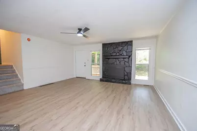 240 Hearthstone Drive W, Newnan, GA 30263 - Photo 7