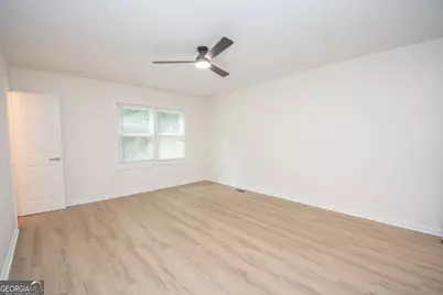 240 Hearthstone Drive W, Newnan, GA 30263 - Photo 21