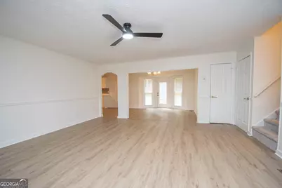 240 Hearthstone Drive W, Newnan, GA 30263 - Photo 3