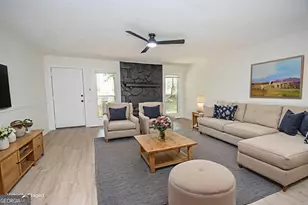 240 Hearthstone Dr W, Newnan, GA 30263 - Photo 5