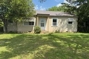 135 Fairview Ave, Hartwell, GA 30643 - Photo 1
