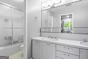 2575 Peachtree Rd NE 2E, Atlanta, GA 30305 - Photo 23