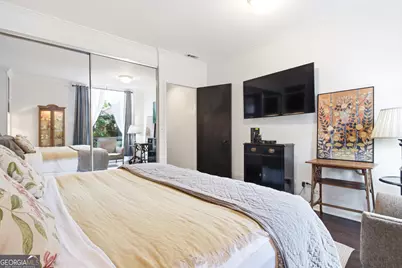 2575 Peachtree Rd NE 2E, Atlanta, GA 30305 - Photo 13