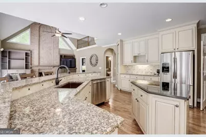 9485 Nesbit Lakes Drive, Alpharetta, GA 30022 - Photo 13