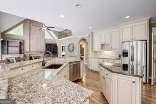 9485 Nesbit Lakes Dr, Alpharetta, GA 30022 - Photo 13