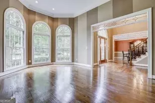 9485 Nesbit Lakes Dr, Alpharetta, GA 30022 - Photo 5